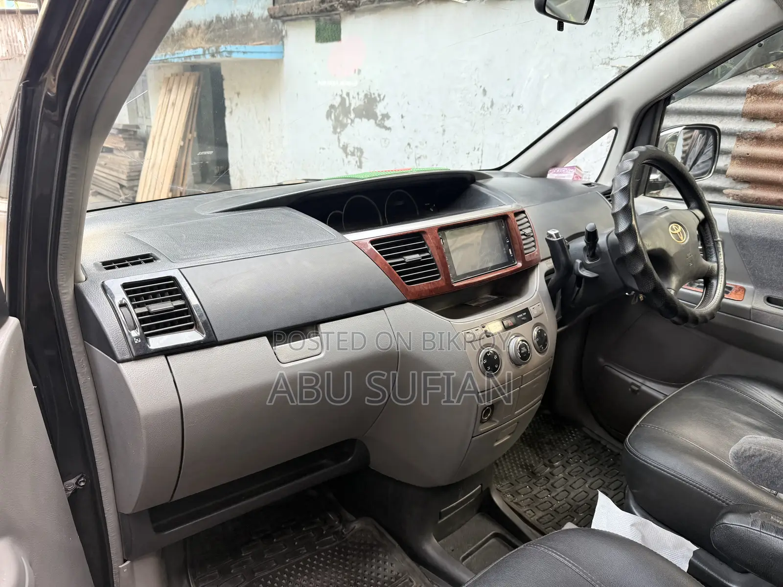 Toyota Noah 2.0 Front Wheel Drive (8 Seater) 2003 Black