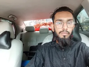 আমি একজন কুরআনের হাফেজ। পান,সিগারেট ও নেশামুক্ত ড্রাইভার।