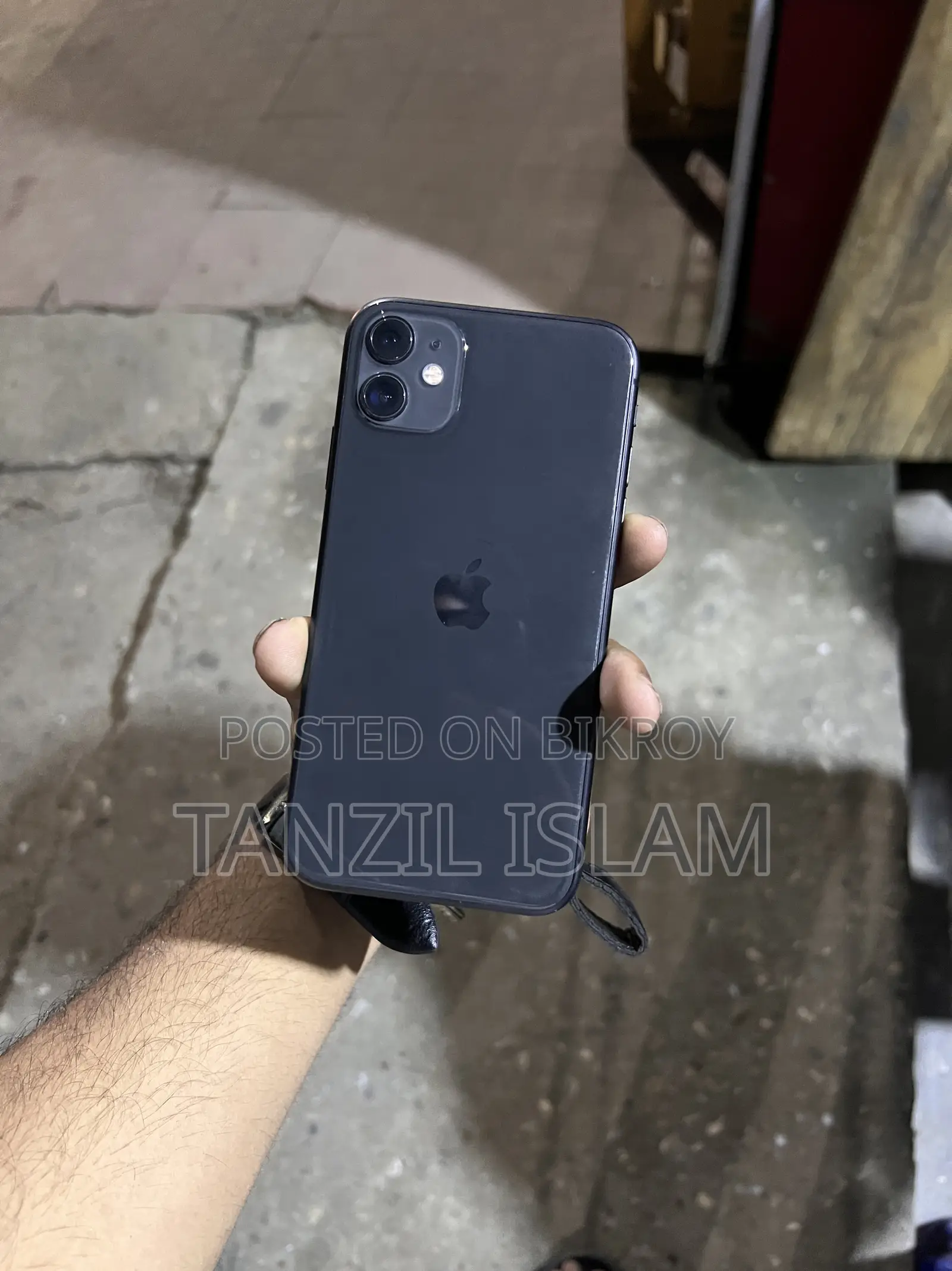 New Apple iPhone 11 64 GB Black