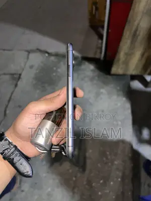 New Apple iPhone 11 64 GB Black