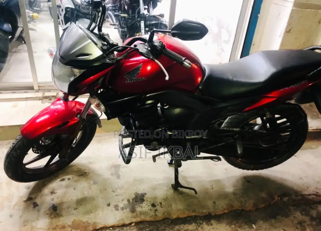 Honda CB 2016 Red