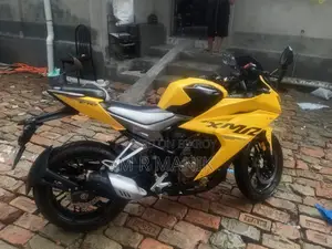 Hero Karizma XMR 210 2024 Yellow