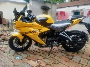 Hero Karizma XMR 210 2024 Yellow