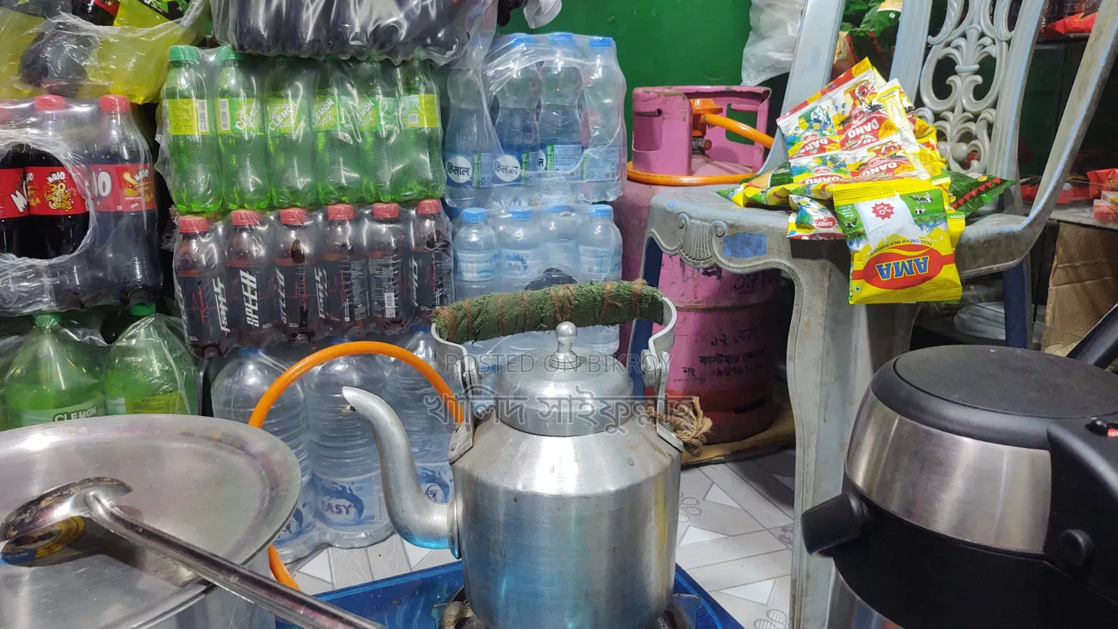 চা বিক্রির সরঞ্জাম।