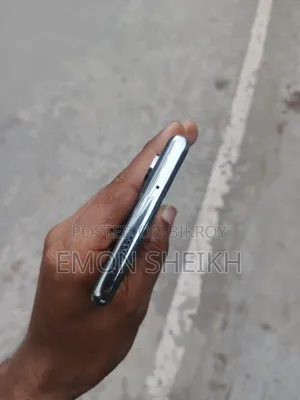 টেকনো ক্যামন ৪০ প্রো ৪জি ২৫৬ জিবি সাদা