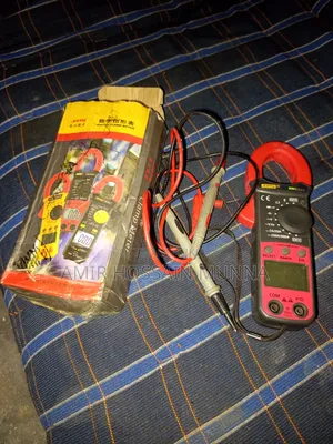 Digital Clamp Meter