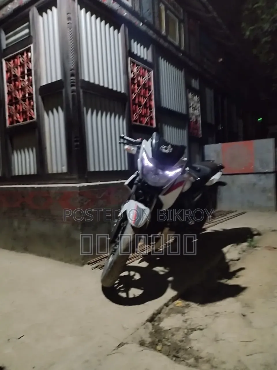 নিউ টিভিএস অ্যাপাচি আরটিআর ১৬০ ২ভি ২০১৪ হোয়াইট