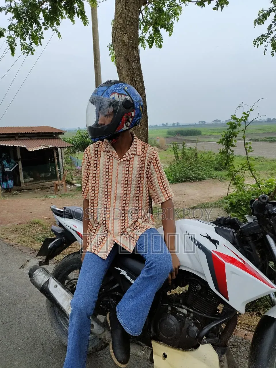 নিউ টিভিএস অ্যাপাচি আরটিআর ১৬০ ২ভি ২০১৪ হোয়াইট