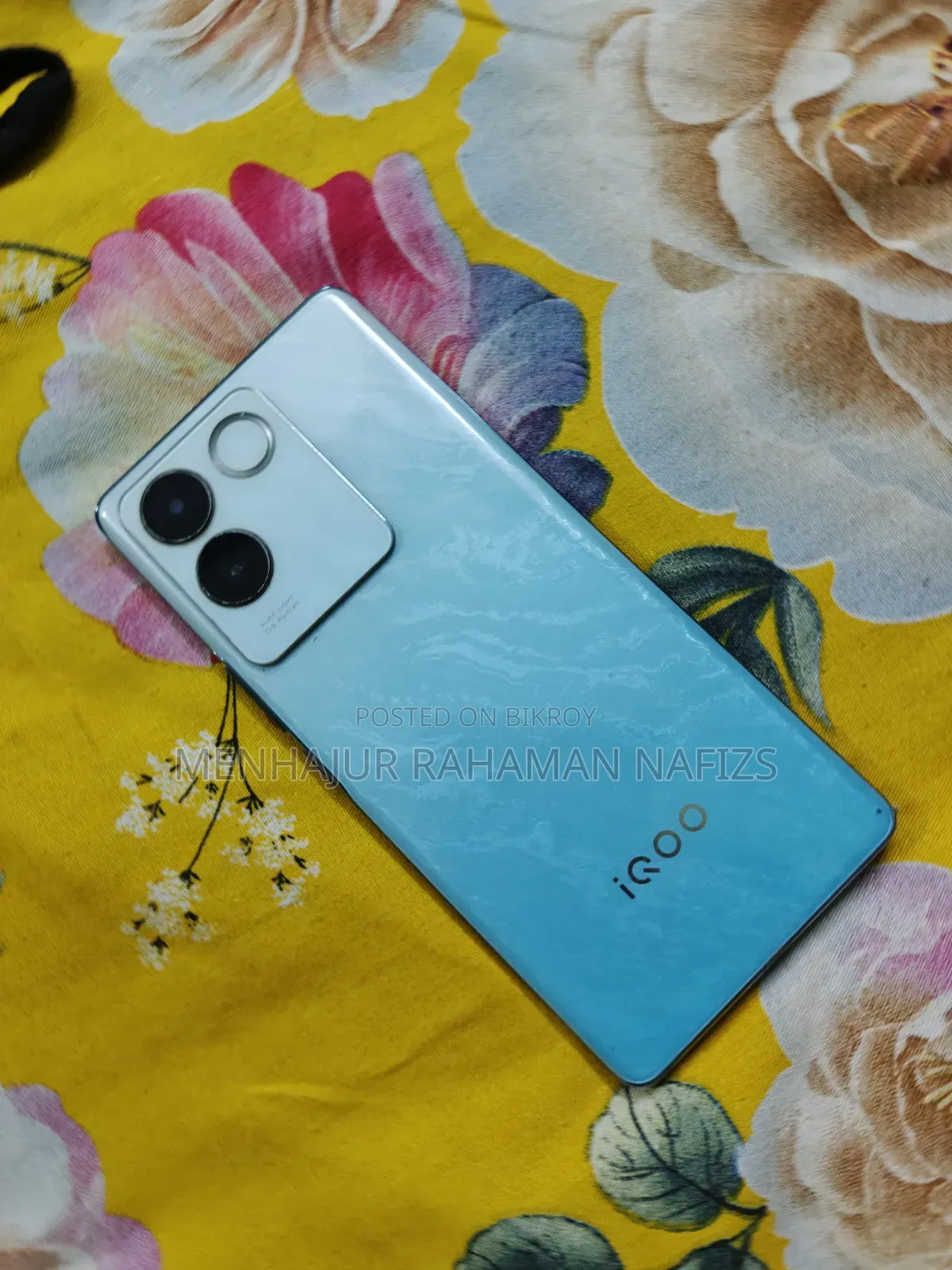 iQOO 8 GB Blue