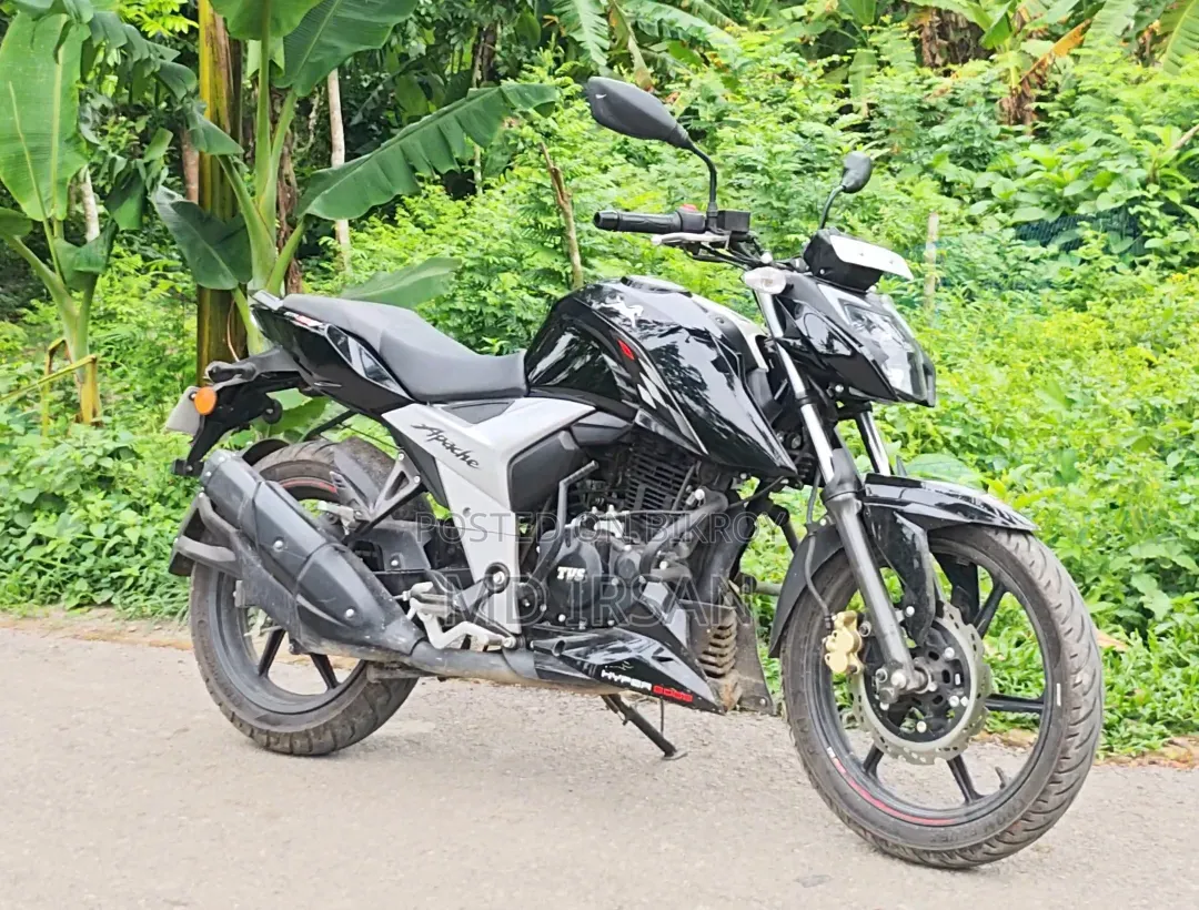 TVS Apache RTR 160 4V 2026 Black