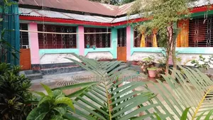 গাইবান্ধা সদরে ৫ বেডরুমের ফার্নিশড বাড়ি বিক্রয়ের জন্য