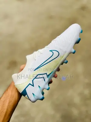 সম্পূর্ন নতুন ফুটবল বুট
