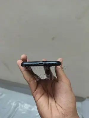 Apple iPhone 7 32 GB Black