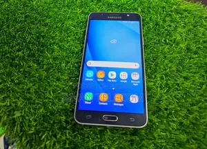 Samsung Galaxy J7 32 GB Black
