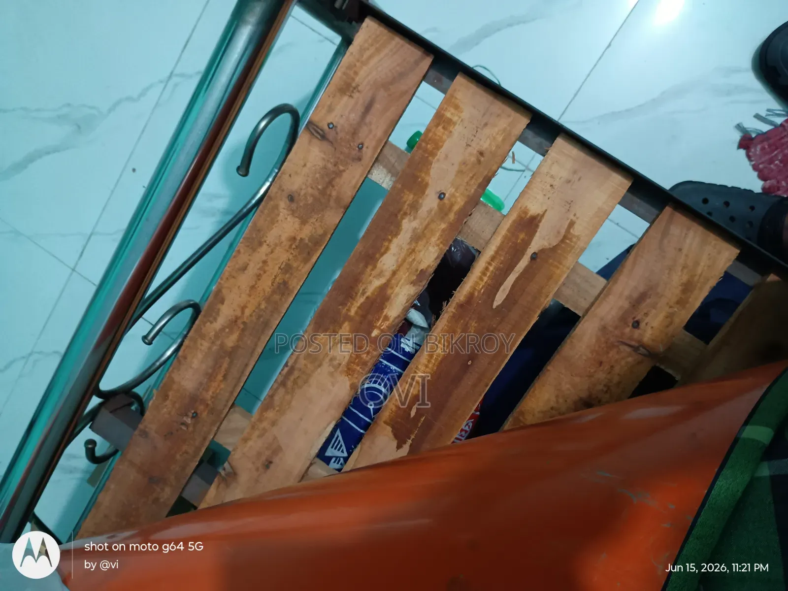 সেমি ডাবল স্টেইনলেস স্টিল বেড (তোষকসহ)