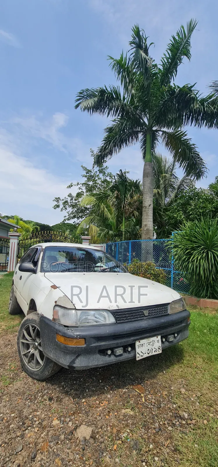 Toyota Corolla 1990 White