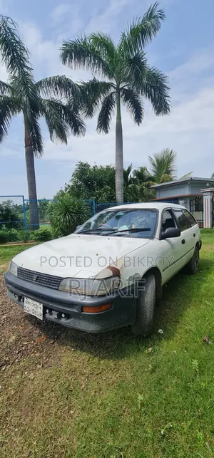 Toyota Corolla 1990 White