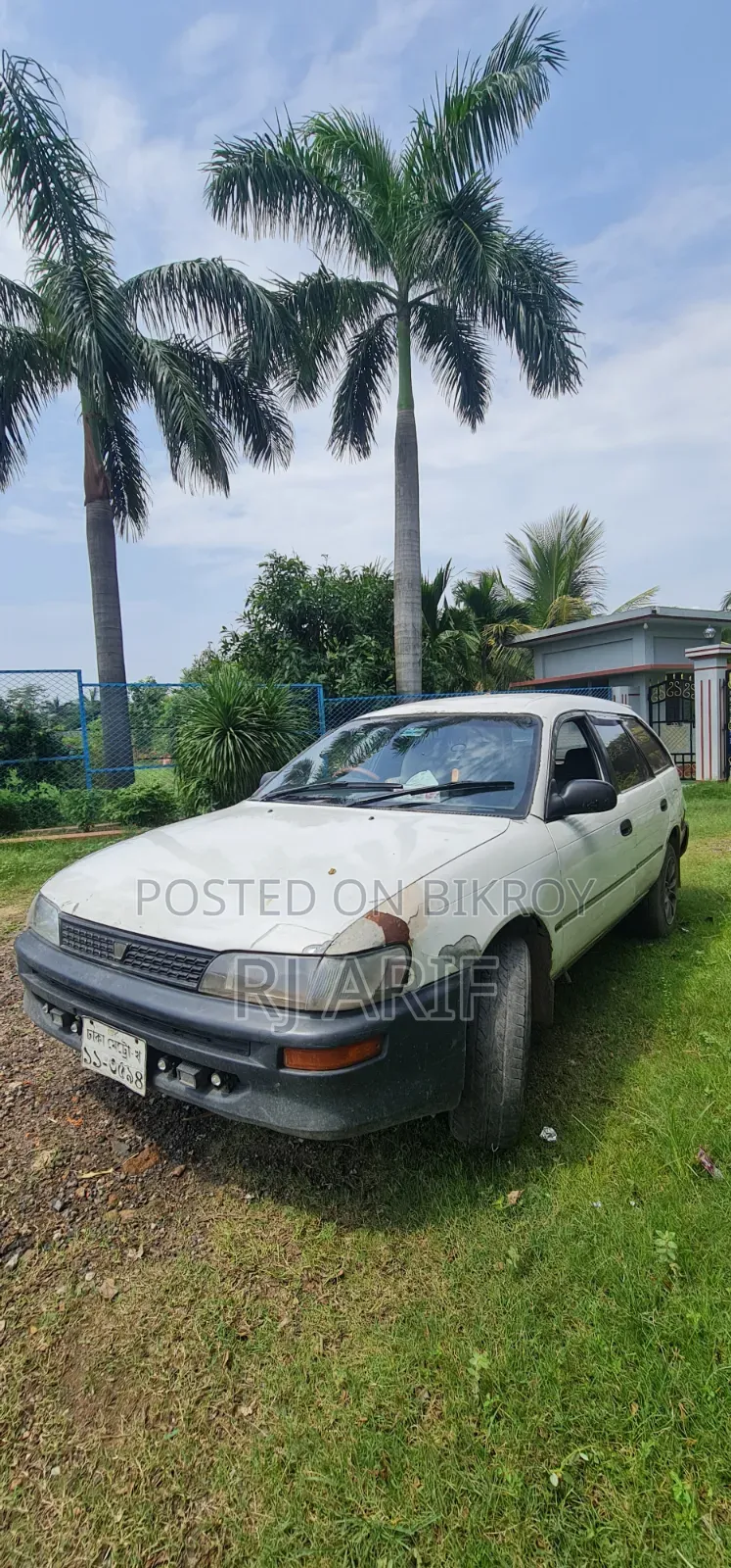 Toyota Corolla 1990 White