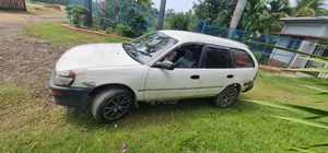 Toyota Corolla 1990 White