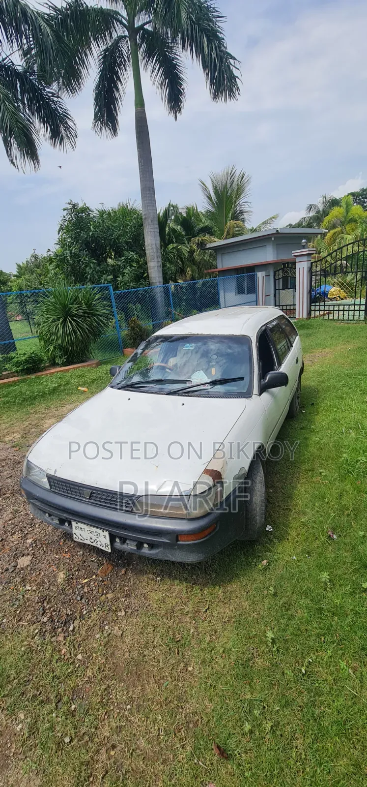 Toyota Corolla 1990 White