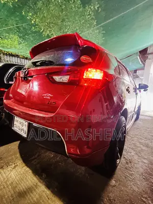 Toyota Auris 2012 Red