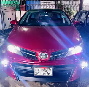 Toyota Auris 2012 Red