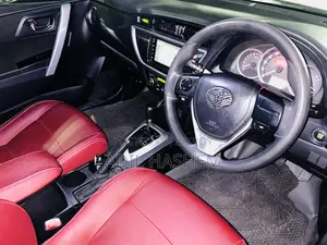 Toyota Auris 2012 Red