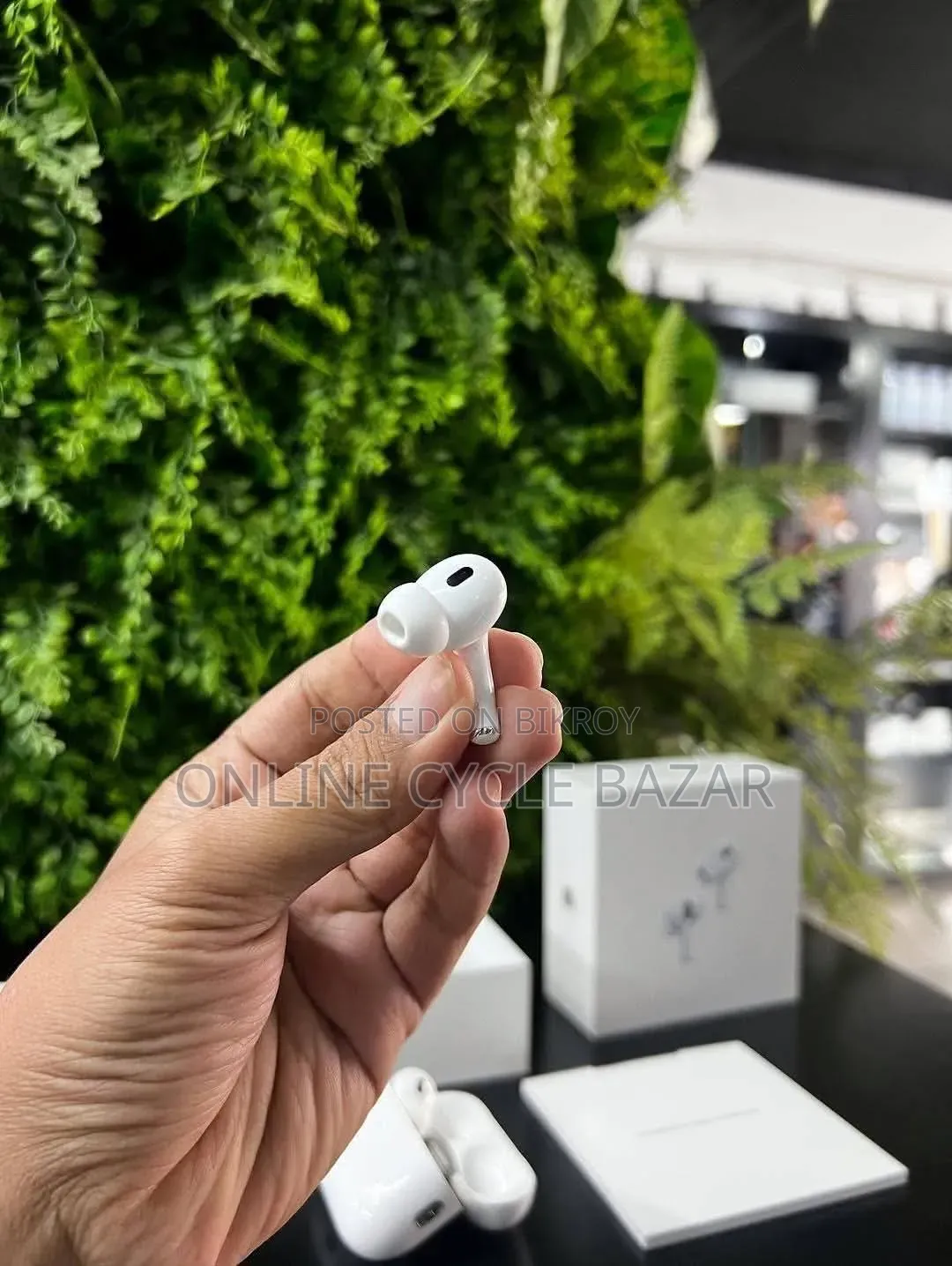Airpods Pro 2nd Generation (Dubai Edition) White/Black