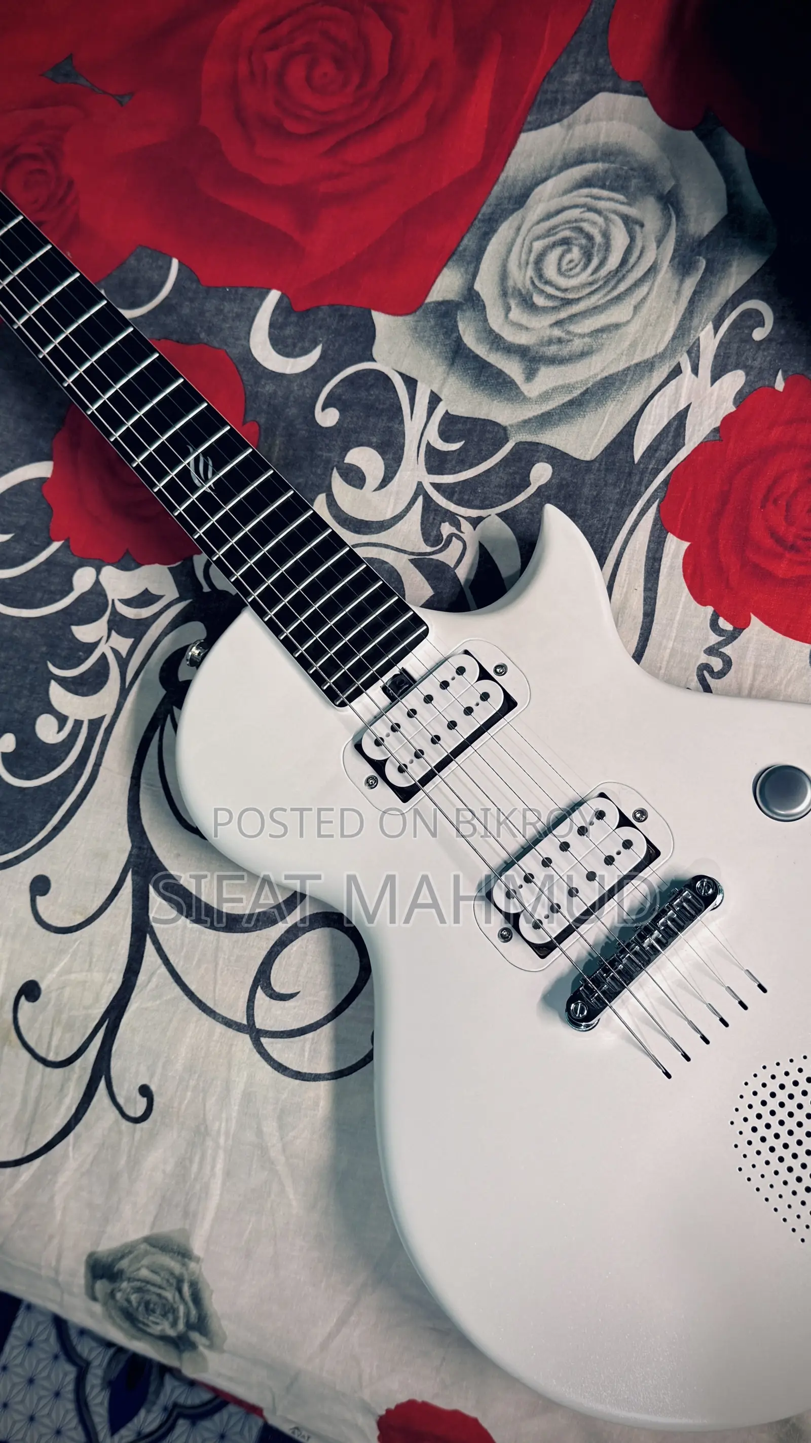 Enya Nova Go Sonic. Smart Audio Electric Guitar. Free Headphones