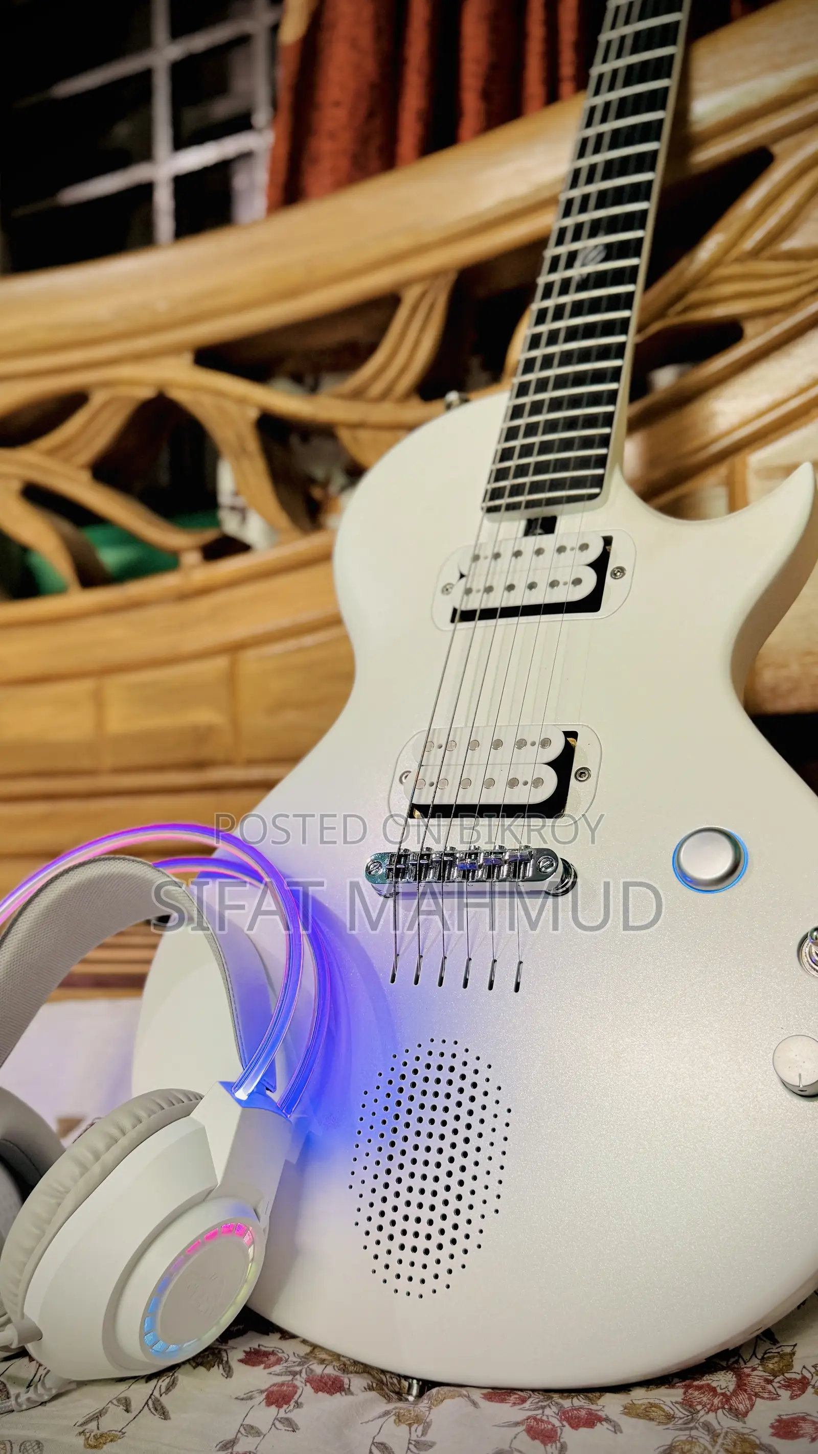 Enya Nova Go Sonic. Smart Audio Electric Guitar. Free Headphones