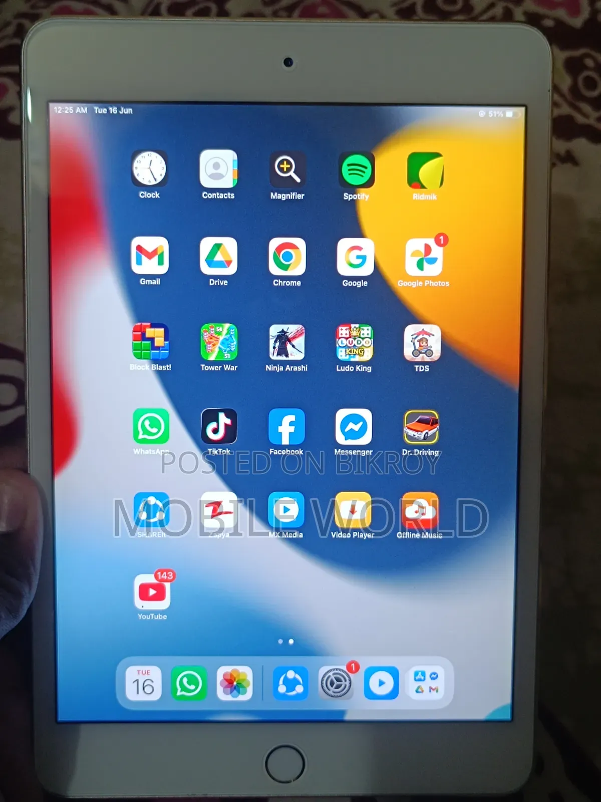 Apple iPad mini 4 64 GB Red