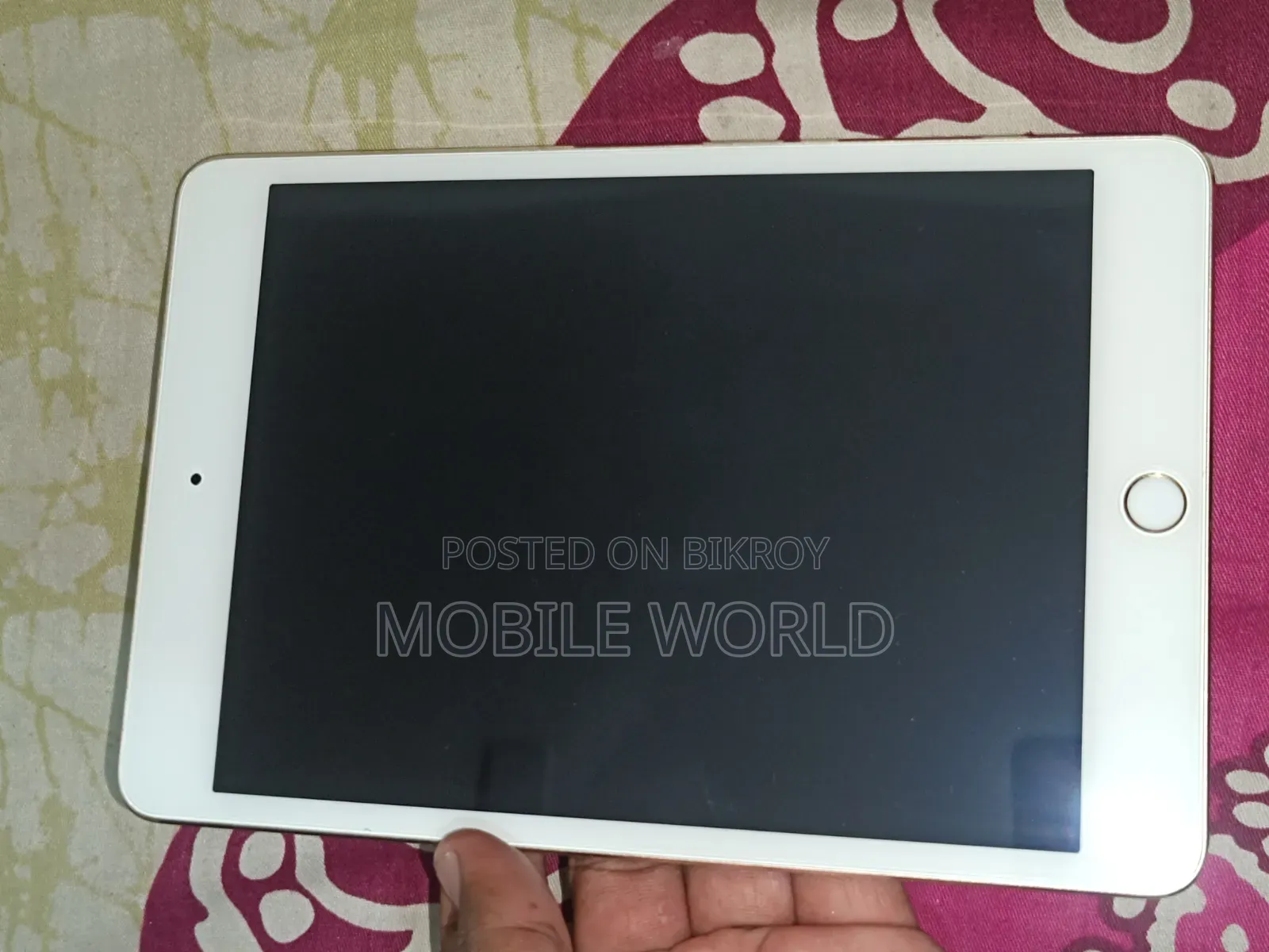 Apple iPad mini 4 64 GB Red