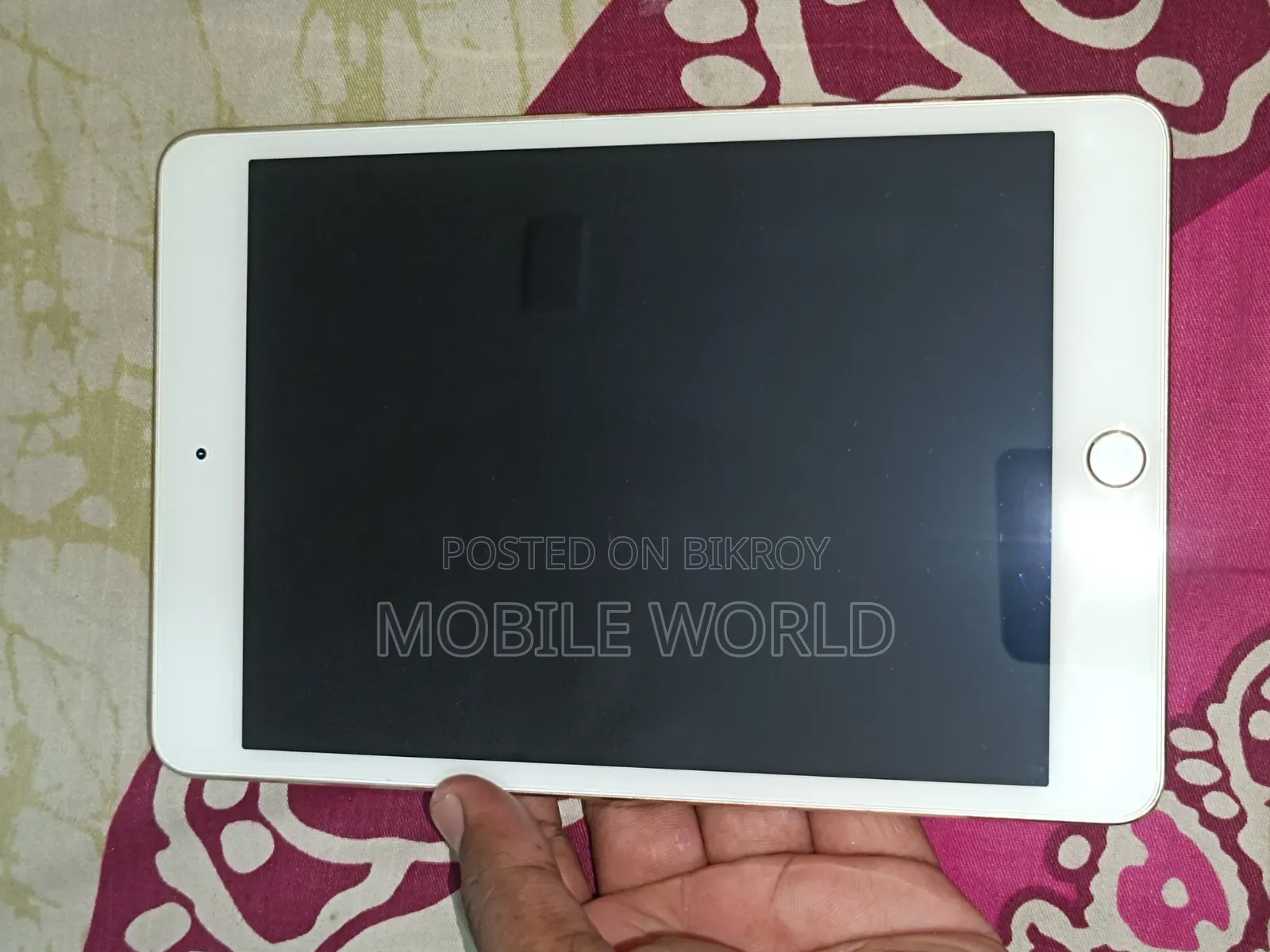 Apple iPad mini 4 64 GB Red