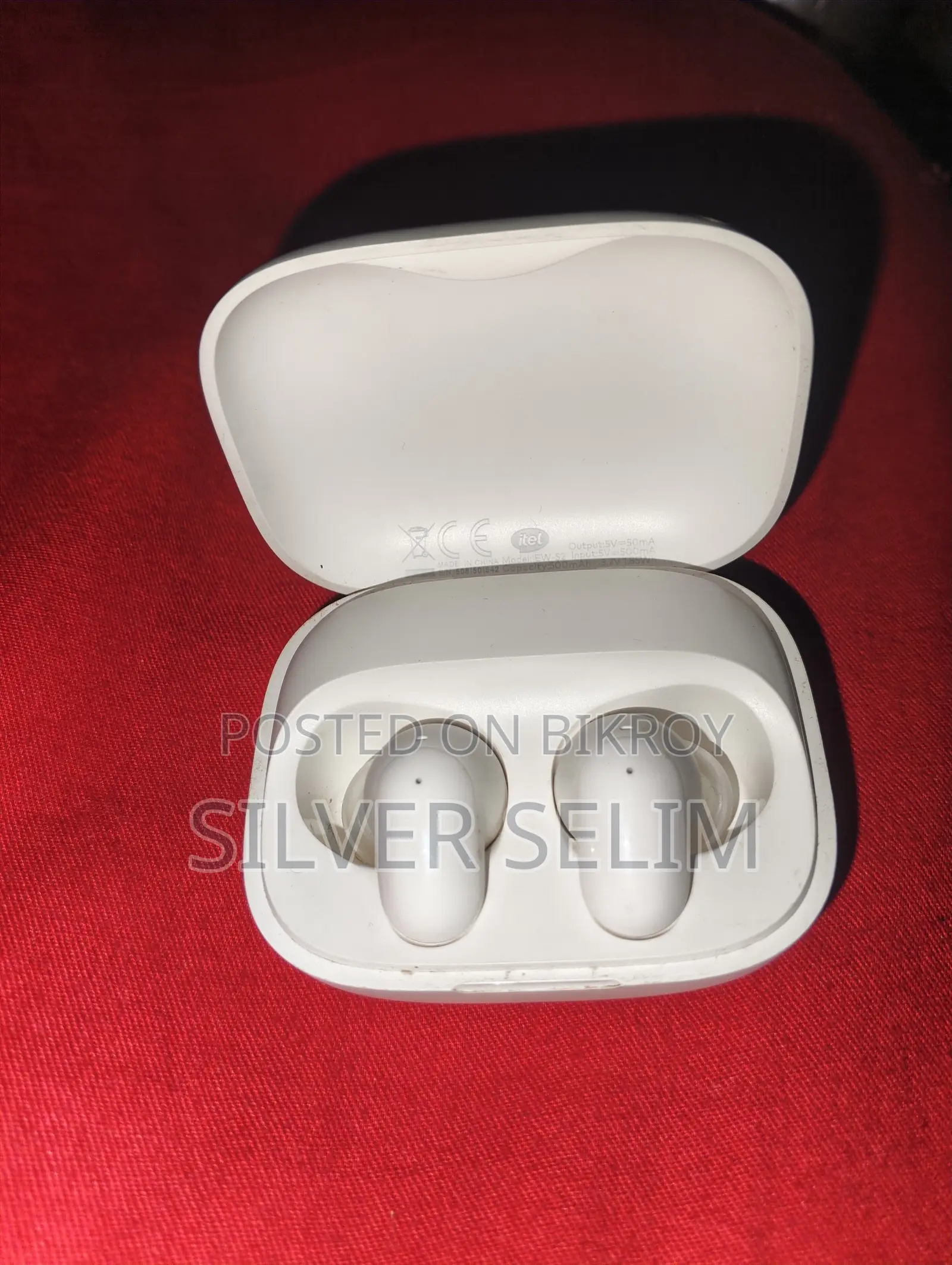 Airbuds in Itel