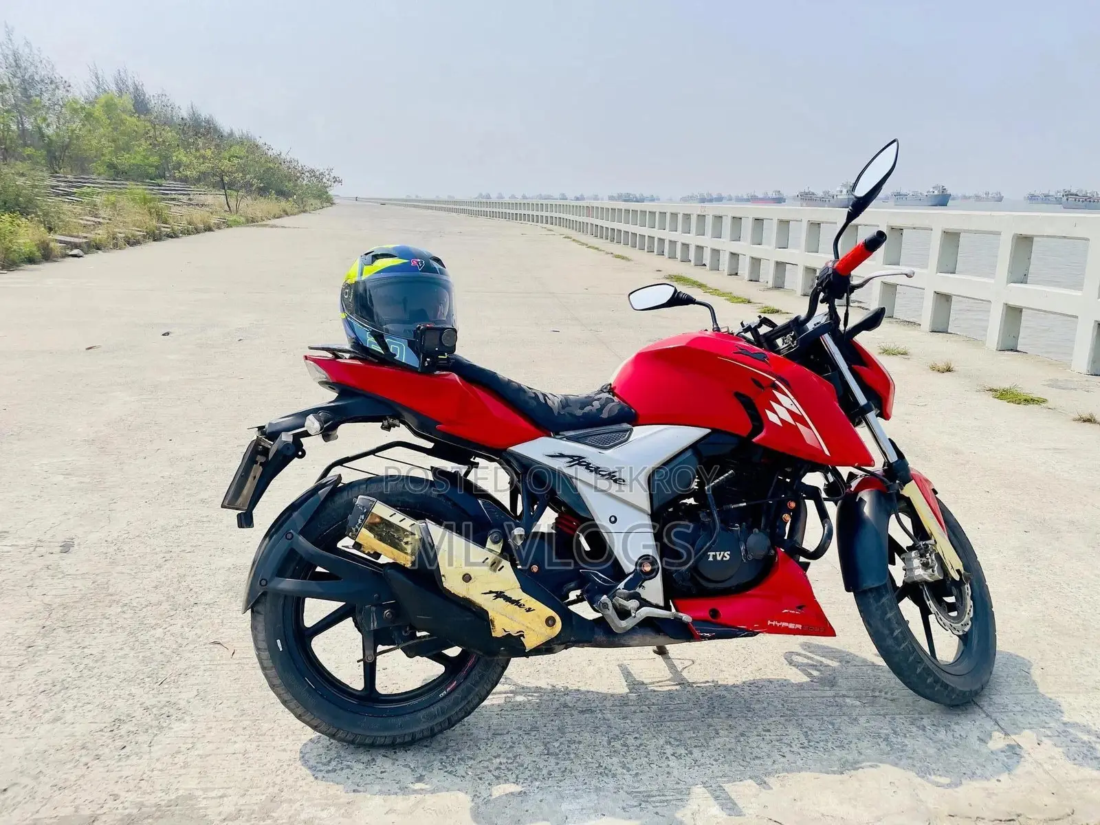 TVS Apache 160 4V 2023 Red
