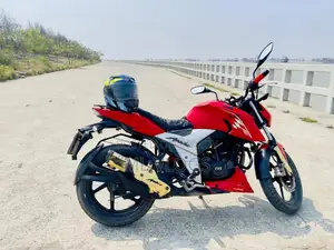 TVS Apache 160 4V 2023 Red