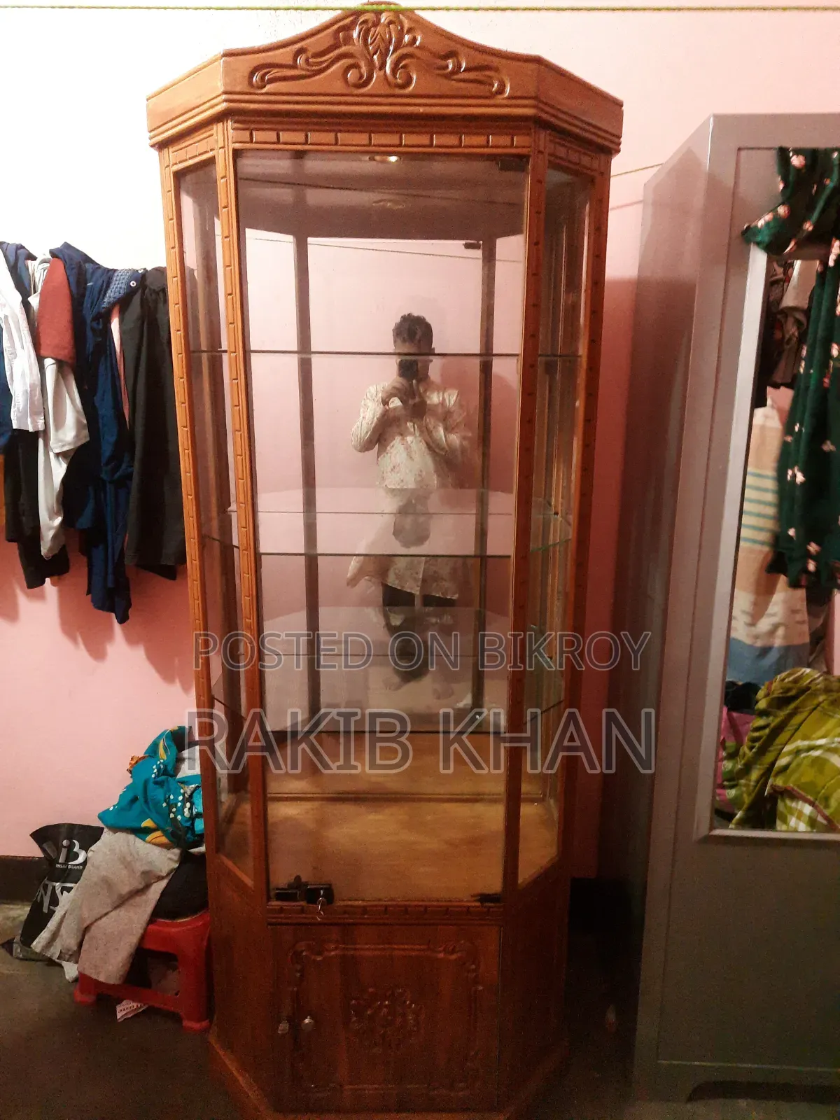 চিটাগাং সেগুন কাঠের, দেয়াল শোকেস
