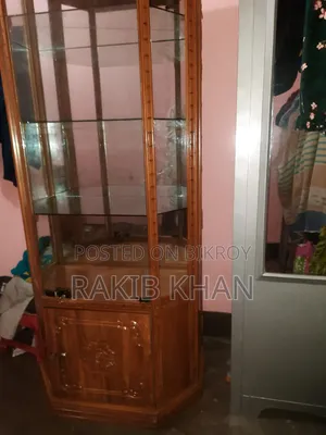 চিটাগাং সেগুন কাঠের, দেয়াল শোকেস