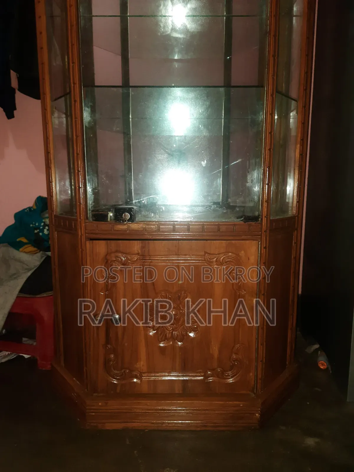 চিটাগাং সেগুন কাঠের, দেয়াল শোকেস