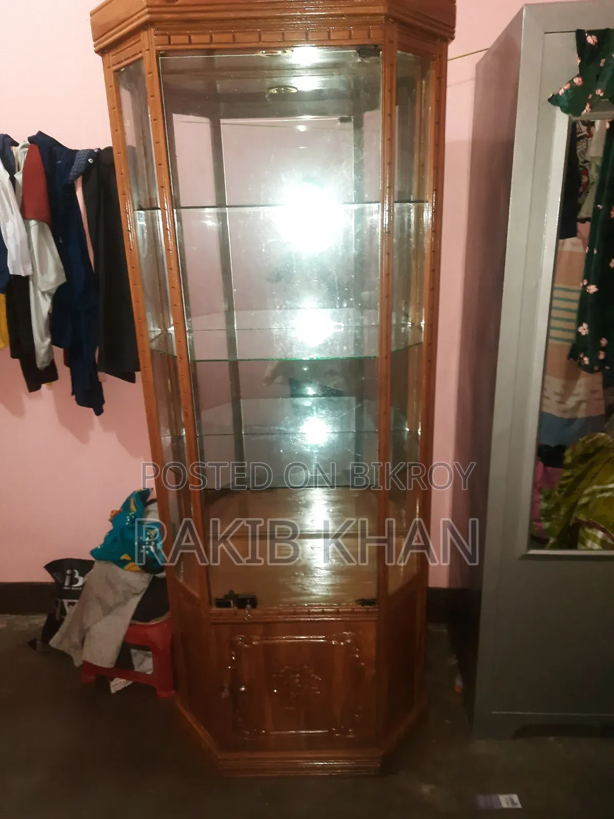 চিটাগাং সেগুন কাঠের, দেয়াল শোকেস