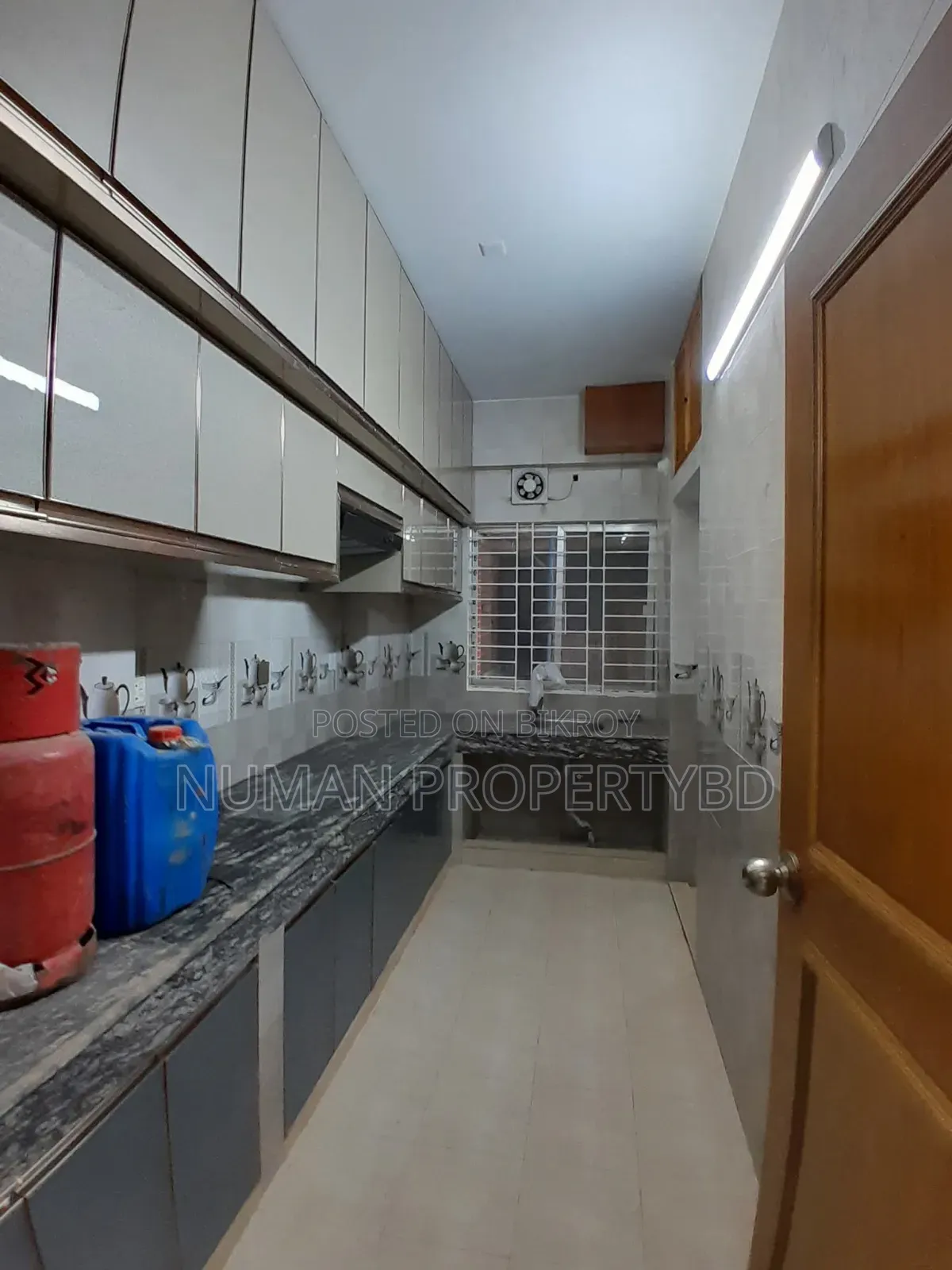4bdrm Apartment in Numan Property Bd, Basundhara for rent
