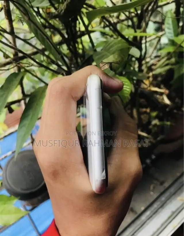 Apple iPhone SE (2022) 128 GB White