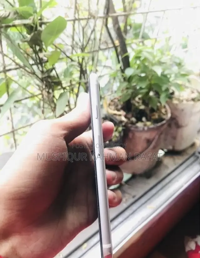 Apple iPhone SE (2022) 128 GB White