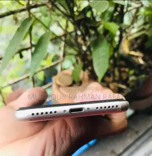Apple iPhone SE (2022) 128 GB White
