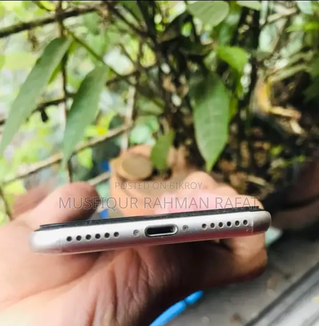 Apple iPhone SE (2022) 128 GB White