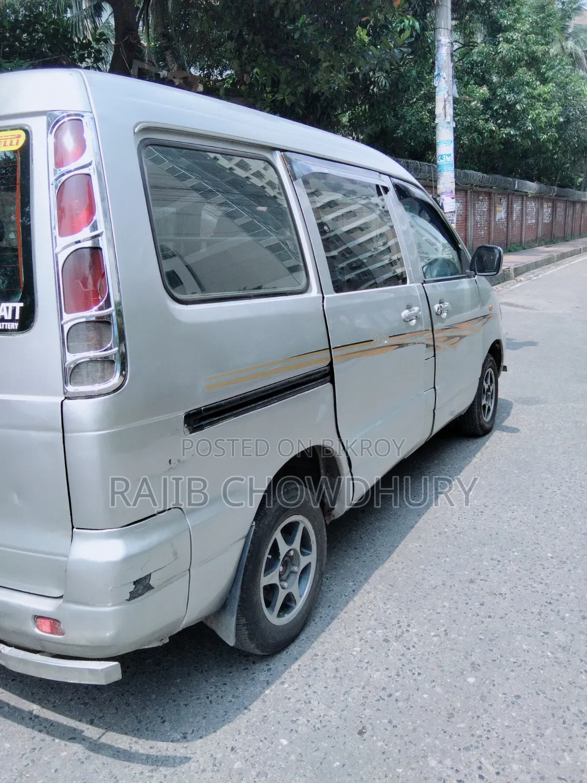 Toyota Noah 2.0 All-Wheel Drive (8 Seater) 2003 Silver