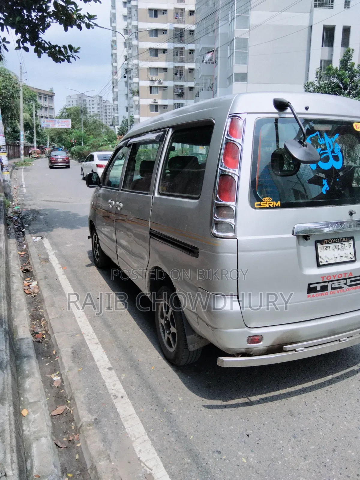 Toyota Noah 2.0 All-Wheel Drive (8 Seater) 2003 Silver