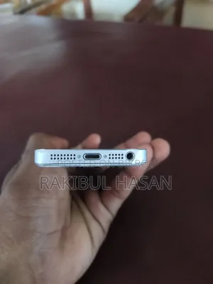 অ্যাপল আইফোন ৫এস ১৬ জিবি সিলভার