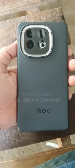 iQOO Z10 256 GB Gold