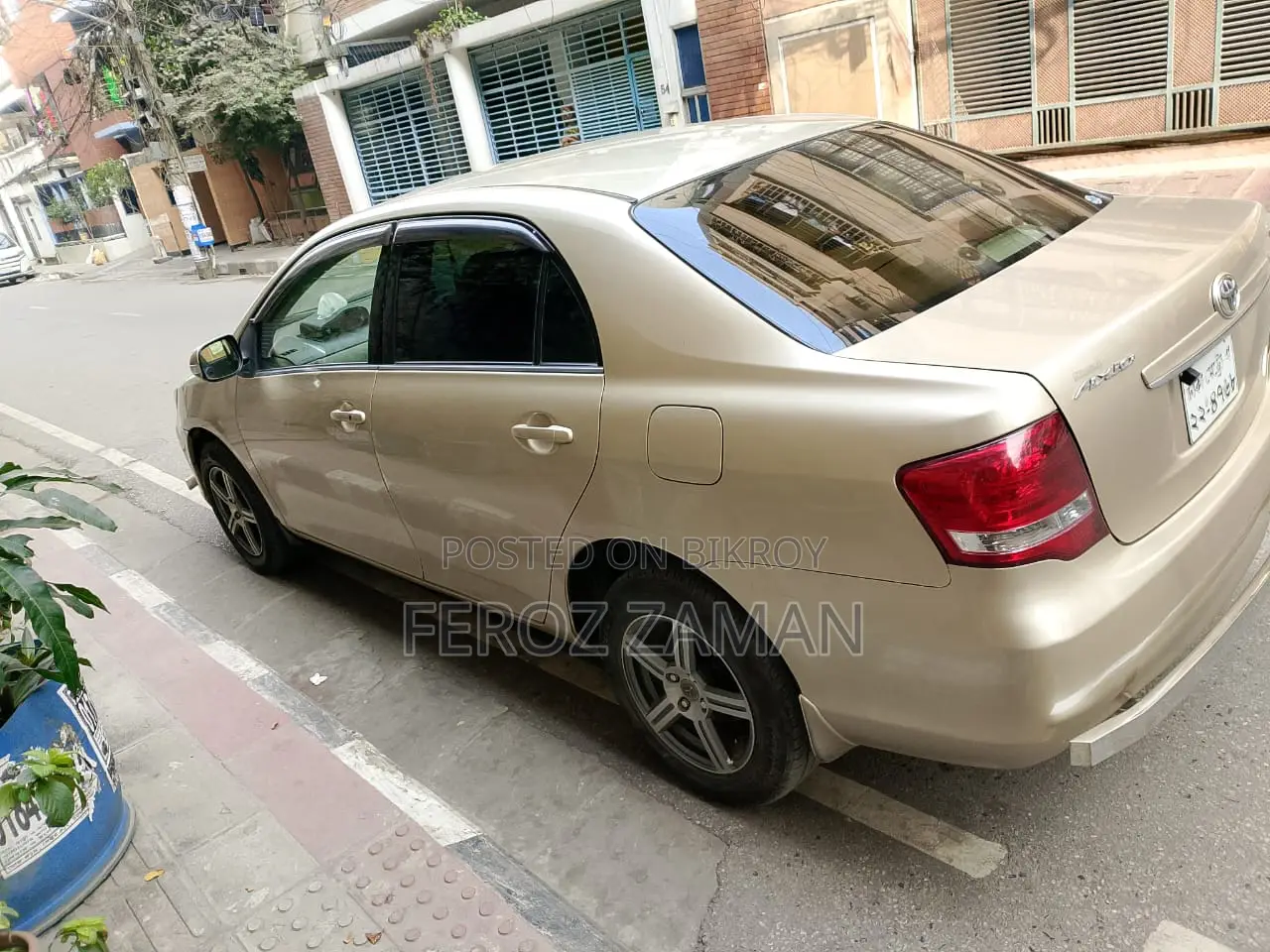 Toyota Axio 2011 Gold